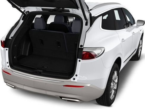 Used 2023 Buick Enclave Essence image 7