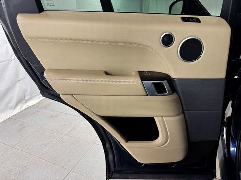 Used 2016 Land Rover Range Rover Sport HSE image 16