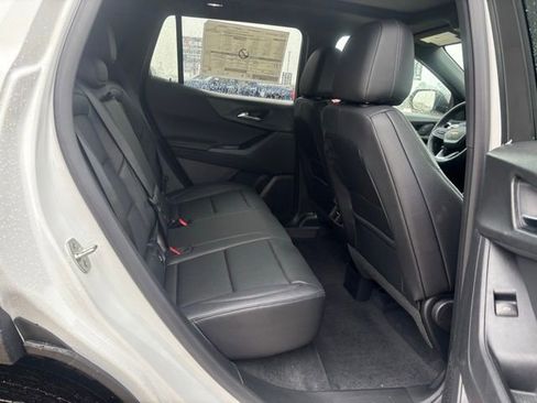 New 2026 Chevrolet Equinox LT w/ Convenience Package II FWD image 15