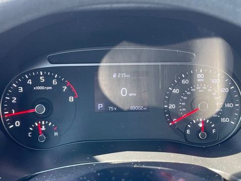 Used 2022 Kia Soul LX image 8