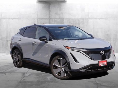 Certified 2025 Nissan Ariya Platinum image 2
