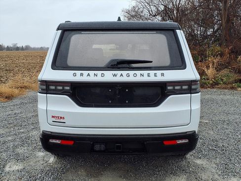 Used 2023 Jeep Grand Wagoneer Series II image 36