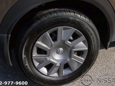 Used 2025 Nissan Kicks S image 7