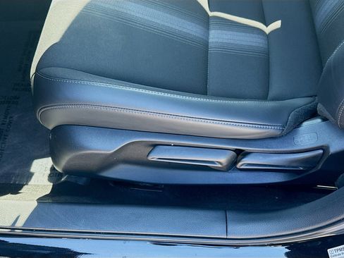Used 2023 Honda Civic Sport image 17