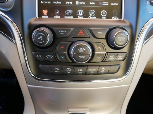 Used 2017 Jeep Grand Cherokee Limited w/ Luxury Group II image 23