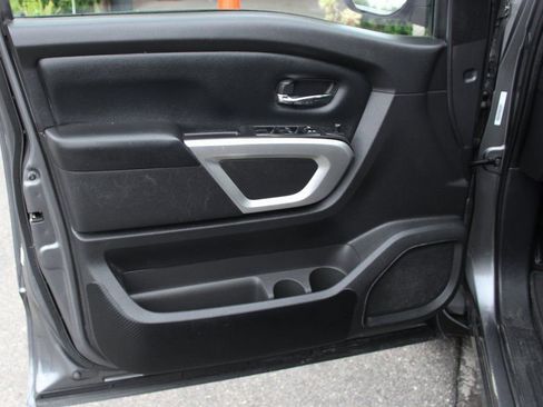 Used 2021 Nissan Titan SV w/ SV Convenience Package image 15