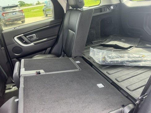 Used 2018 Land Rover Discovery Sport HSE AWD/4WD image 32