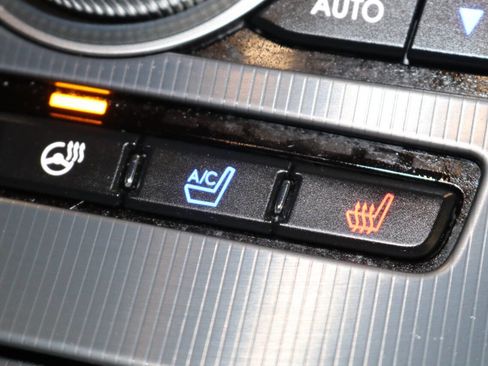 Used 2020 Lincoln MKZ Reserve w/ Elements Package image 40