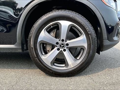 Certified 2022 Mercedes-Benz GLC 300 4MATIC w/ Multimedia Package Lite image 9