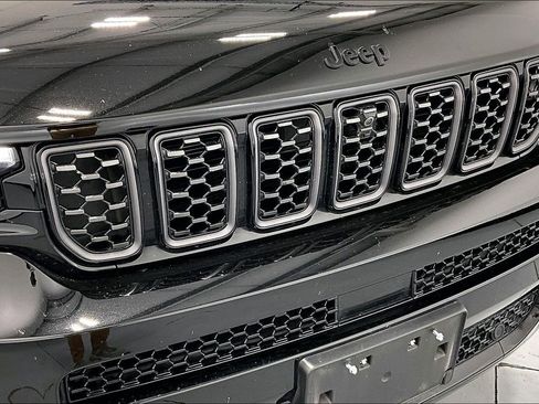 Used 2025 Jeep Grand Cherokee L Summit image 38