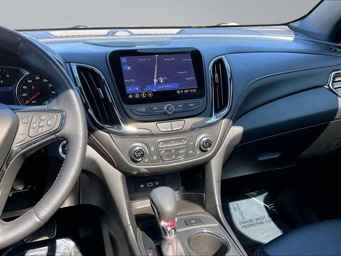 Used 2022 Chevrolet Equinox RS w/ RS Leather Package FWD image 6