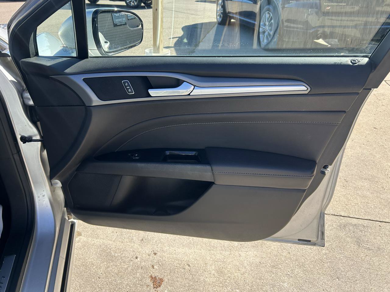 Used 2013 Ford Fusion Titanium FWD image 16