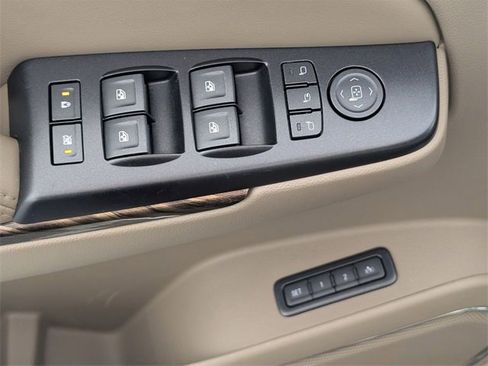 Used 2018 GMC Yukon SLT w/ Premium Edition image 12