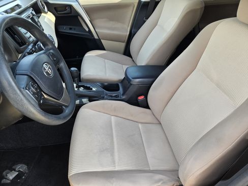 Used 2013 Toyota RAV4 LE FWD image 10