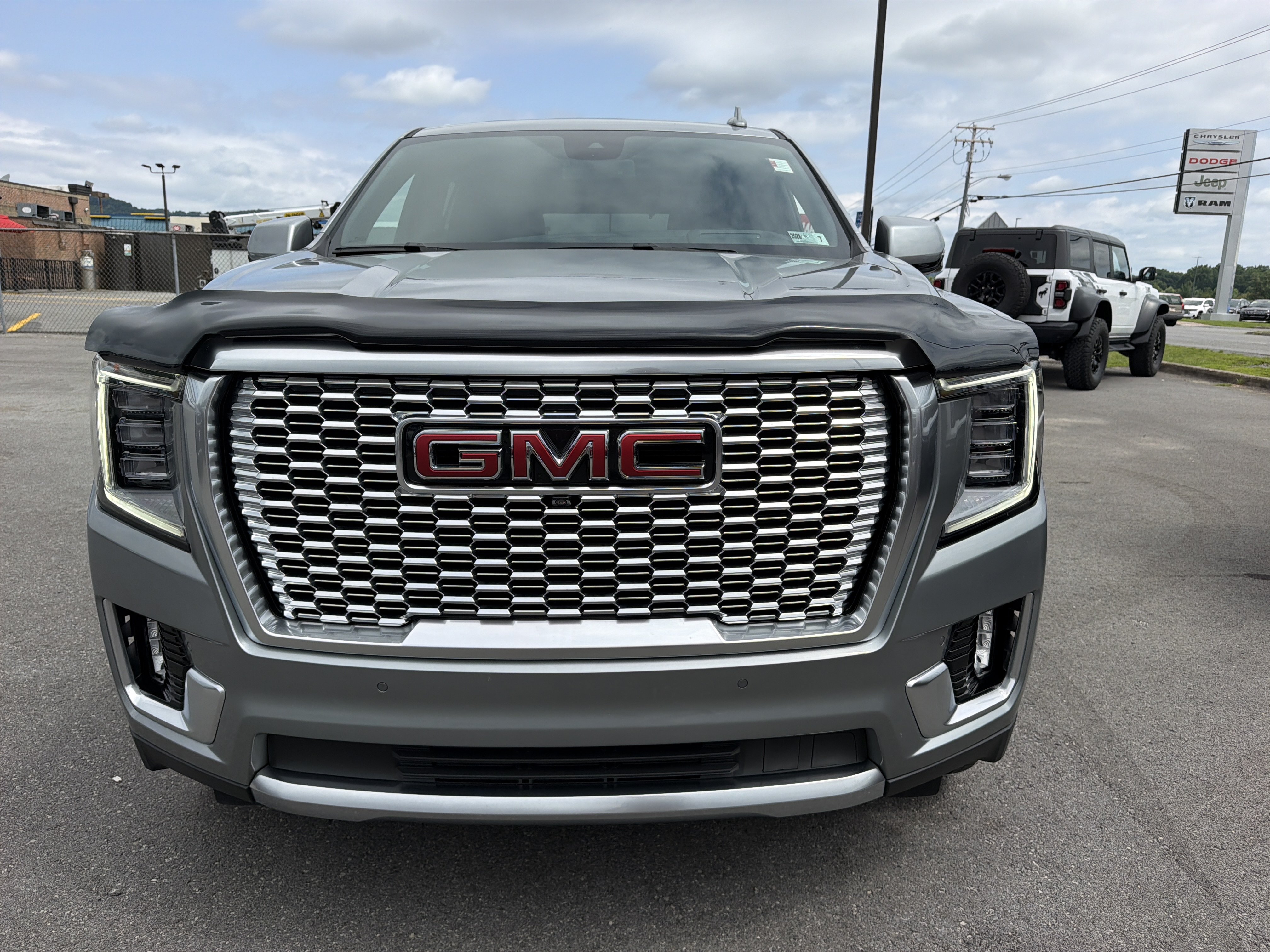 Used 2024 GMC Yukon Denali w/ Max Trailering Package AWD/4WD image 2