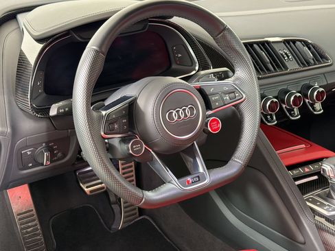 Used 2018 Audi R8 V10 RWD image 29