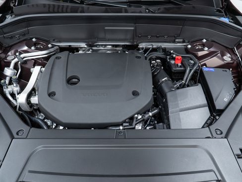 New 2026 Volvo XC90 B6 Ultra w/ Protection Package image 9