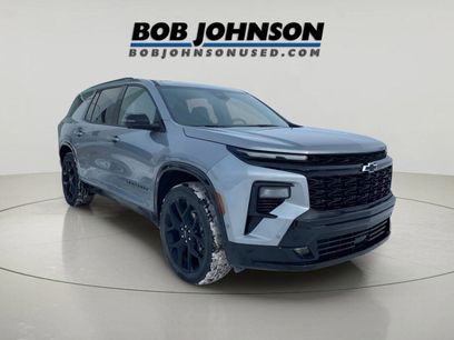 Used 2025 Chevrolet Traverse RS