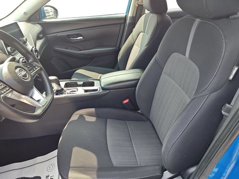Used 2024 Nissan Sentra SV FWD image 9