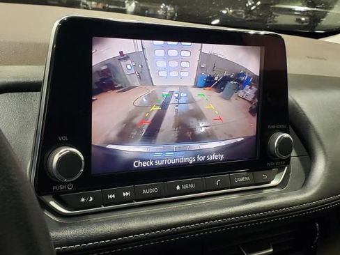 Used 2022 Nissan Rogue SV image 28