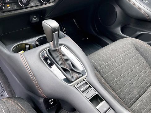 Used 2025 Honda HR-V Sport image 17