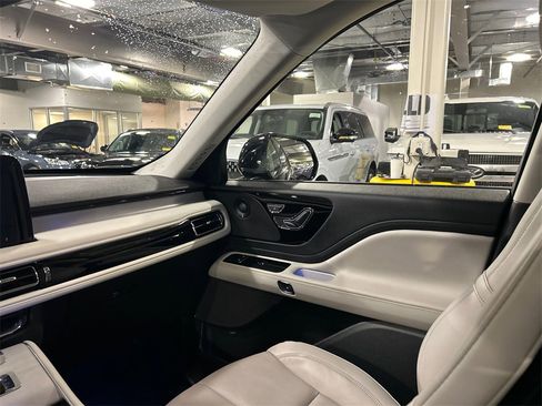 Used 2026 Lincoln Aviator Reserve w/ Illumination Package image 27