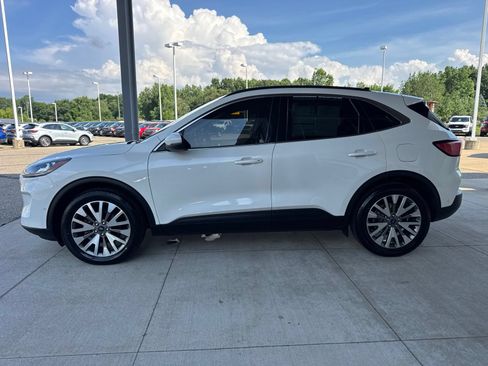 Used 2020 Ford Escape Titanium AWD/4WD image 4