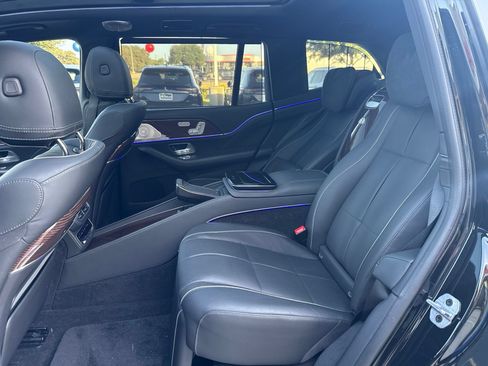 Used 2023 Mercedes-Benz Maybach GLS 600 4MATIC image 5