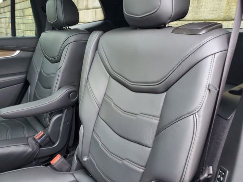 Certified 2024 Cadillac XT6 Sport w/ Platinum Package image 41