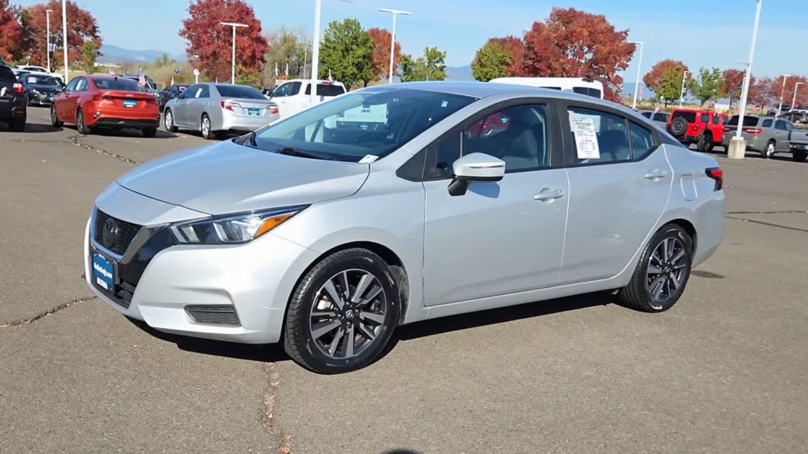 Used 2021 Nissan Versa SV FWD image 4