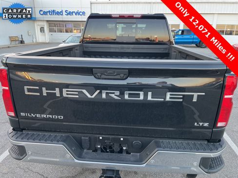 Used 2025 Chevrolet Silverado 3500 LTZ w/ LTZ Convenience Package image 4