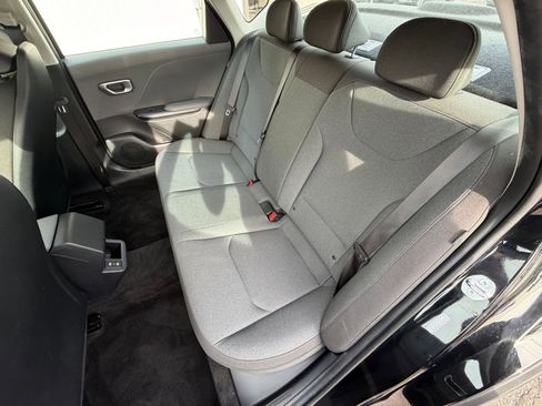 Used 2025 Kia K4 LXS image 27