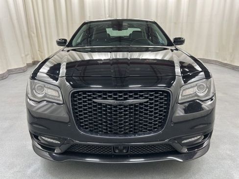 Used 2023 Chrysler 300 Touring L w/ Popular Equipment Group image 8