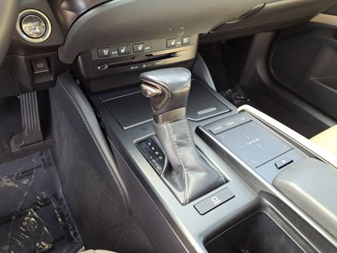 Used 2019 Lexus ES 350 w/ Premium Package image 16