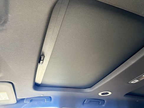 Used 2023 Chevrolet Traverse RS image 23