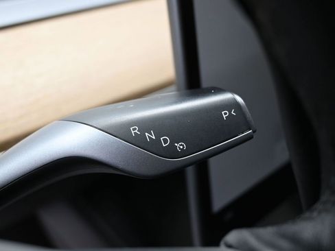 Used 2022 Tesla Model 3 Standard Range image 20