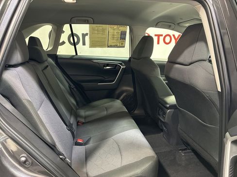 Used 2025 Toyota RAV4 XLE AWD/4WD image 15