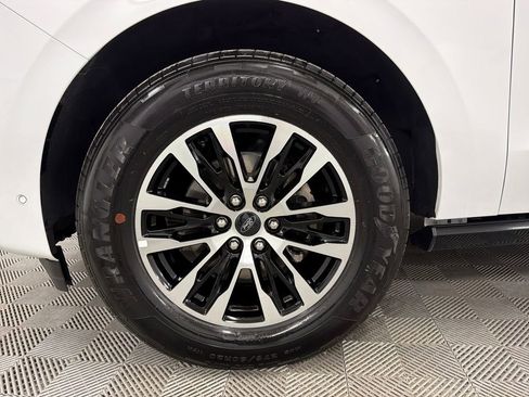 Certified 2025 Ford Expedition Max Platinum AWD/4WD image 13