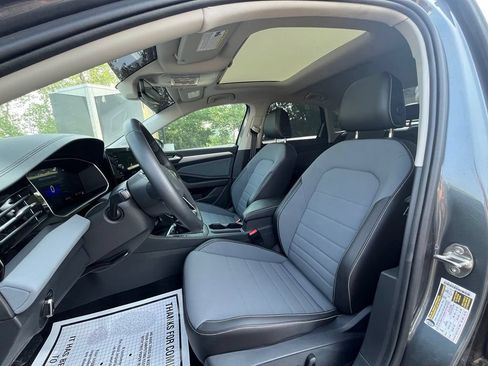 Used 2026 Volkswagen Jetta SE FWD image 12