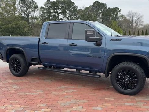 Used 2025 Chevrolet Silverado 2500 Custom w/ Custom Value Package AWD/4WD image 4