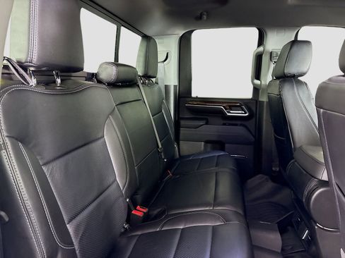 Used 2025 GMC Sierra 2500 SLE w/ SLE Value Package; AWD/4WD image 31