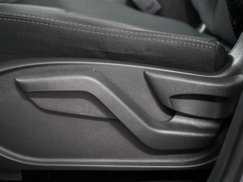 Used 2020 Nissan Pathfinder S AWD/4WD image 12