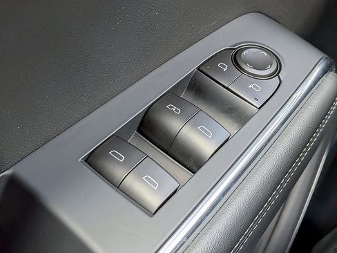 Certified 2026 GMC Acadia Elevation w/ Elevation Premium Package FWD image 36