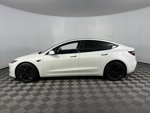 Used 2024 Tesla Model 3 Long Range image 9