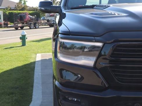 Used 2023 RAM 1500 Laramie AWD/4WD image 5