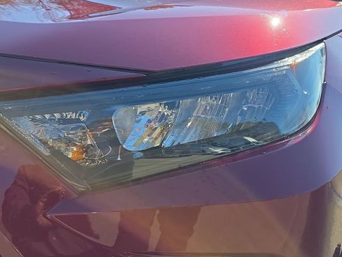 Used 2020 Toyota RAV4 LE image 41