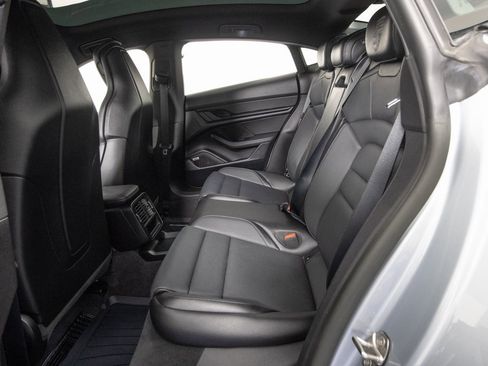 Used 2022 Porsche Taycan image 10