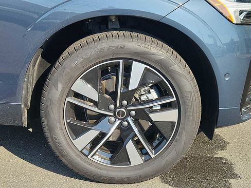 Used 2026 Volvo XC60 B5 Plus w/ Protection Package Premier AWD/4WD image 8