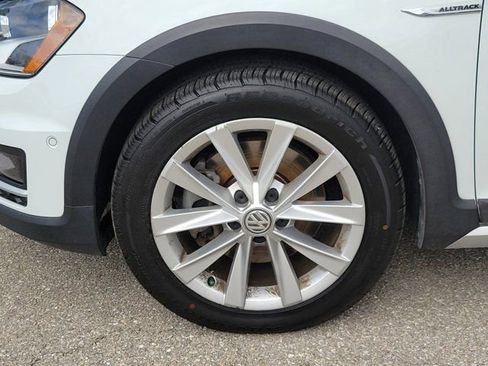 Used 2017 Volkswagen Golf Alltrack SE AWD/4WD image 8