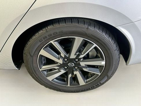 Used 2025 Nissan Versa SV FWD image 11